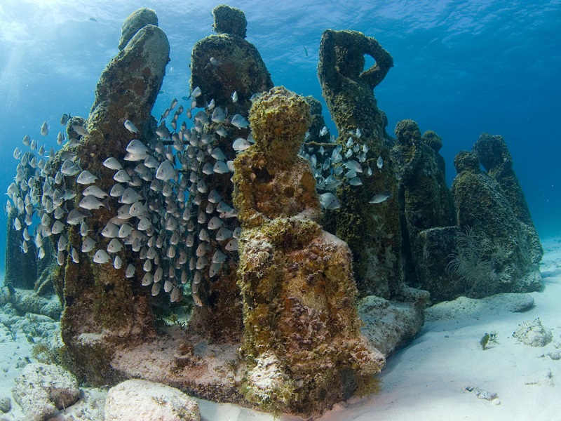Six Underwater Museum